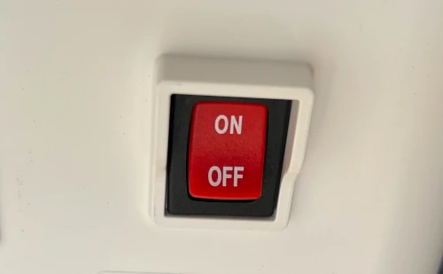 背面の温水スイッチ